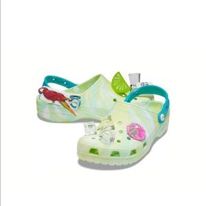 margaritaville Crocs size 7W 5M